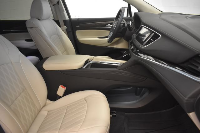 Used 2024 Buick Enclave Avenir w/ Avenir Technology Package AWD/4WD image 19