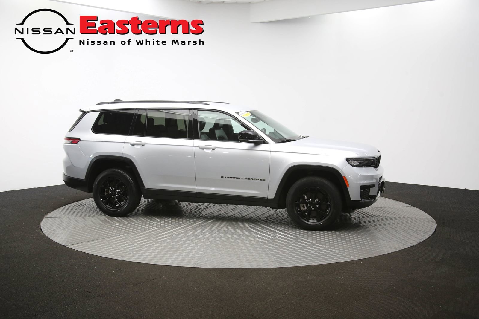 Used 2024 Jeep Grand Cherokee L Laredo image 60