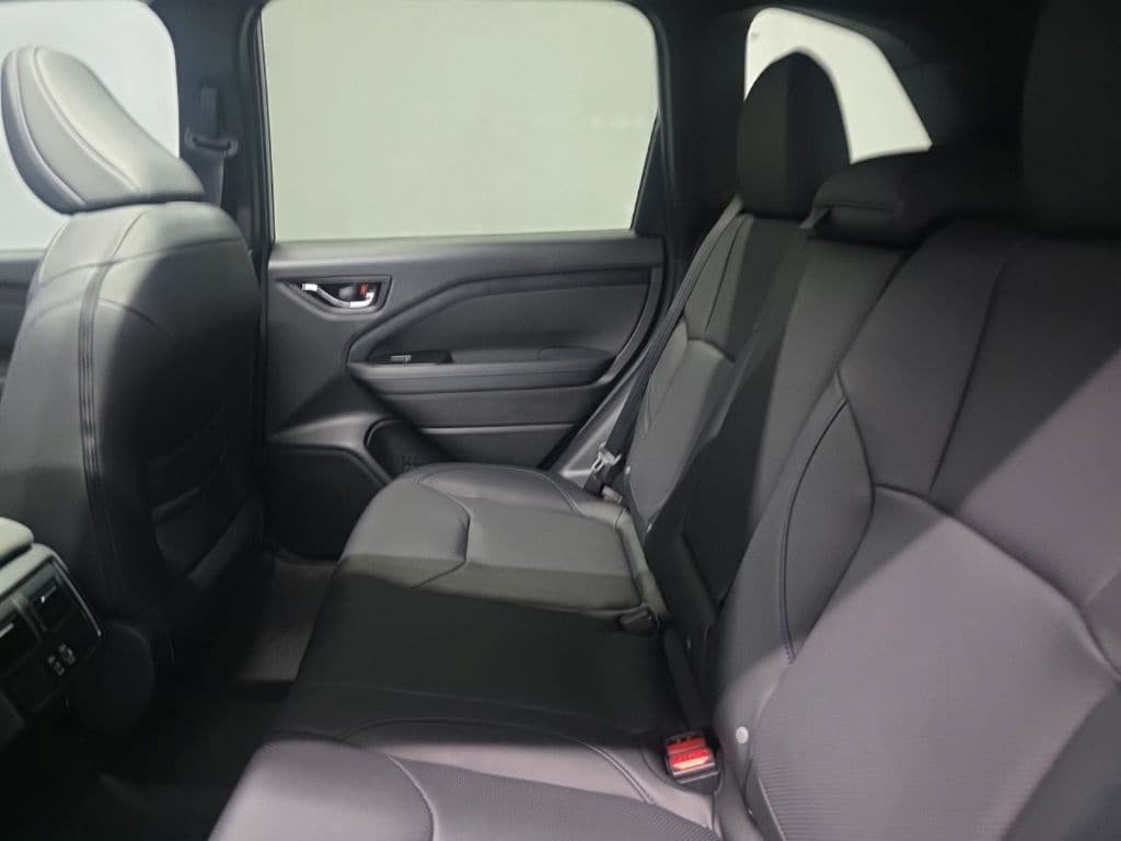 New 2026 Subaru Forester Limited AWD/4WD image 9