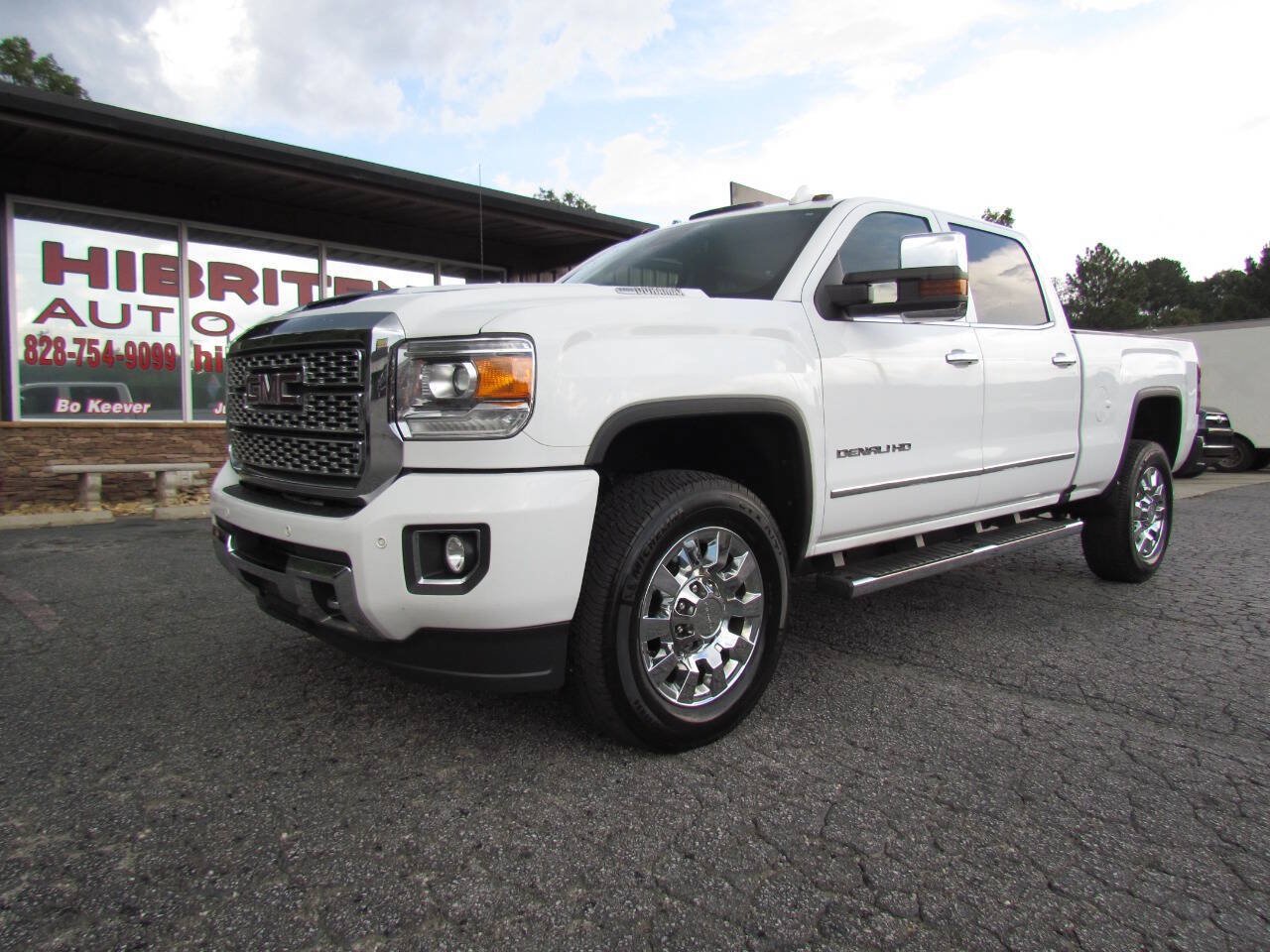 Used 2019 GMC Sierra 2500 Denali w/ Duramax Plus Package AWD/4WD image 1