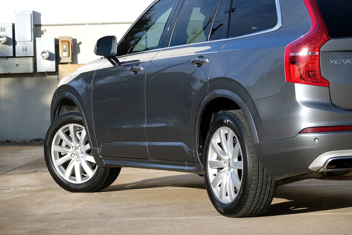 Used 2016 Volvo XC90 T6 Momentum w/ Momentum Plus Package AWD/4WD image 32