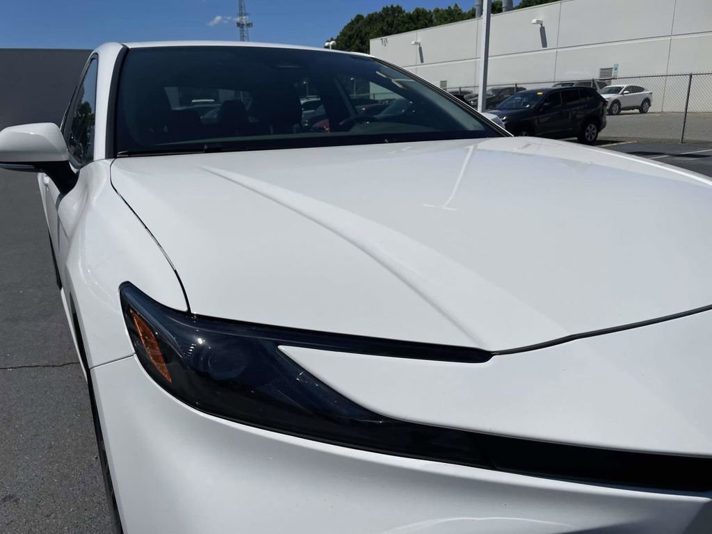 Used 2025 Toyota Camry SE w/ Convenience Package FWD image 6