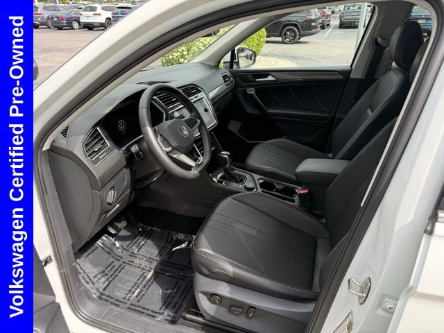 Used 2023 Volkswagen Tiguan SE w/ Panoramic Sunroof Package AWD/4WD image 10