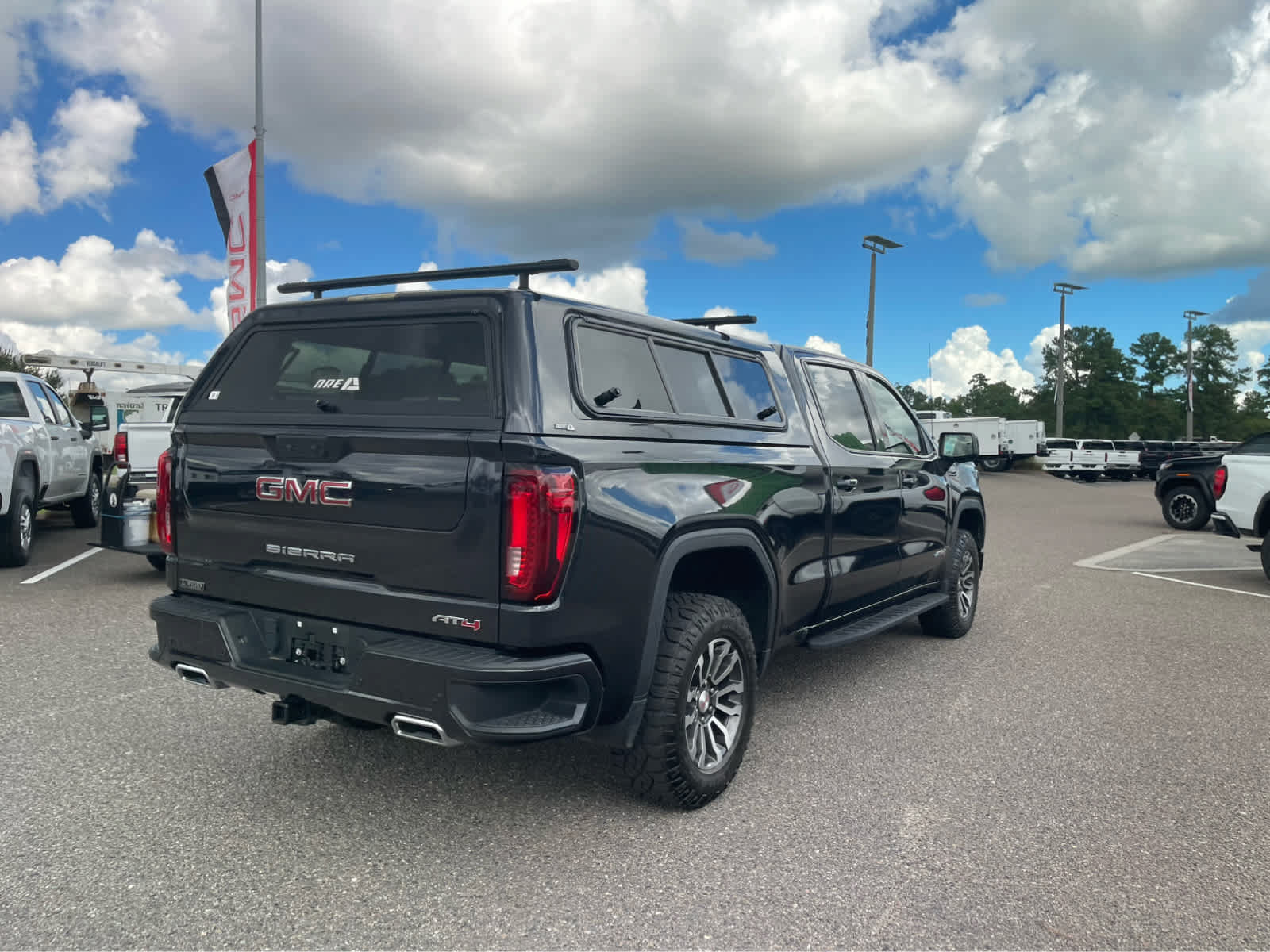 Used 2023 GMC Sierra 1500 AT4 w/ AT4 Premium Package AWD/4WD image 5