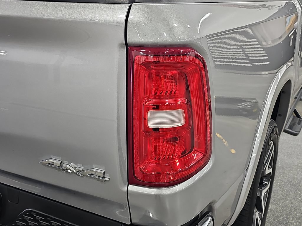 Used 2025 RAM 1500 Laramie AWD/4WD image 34