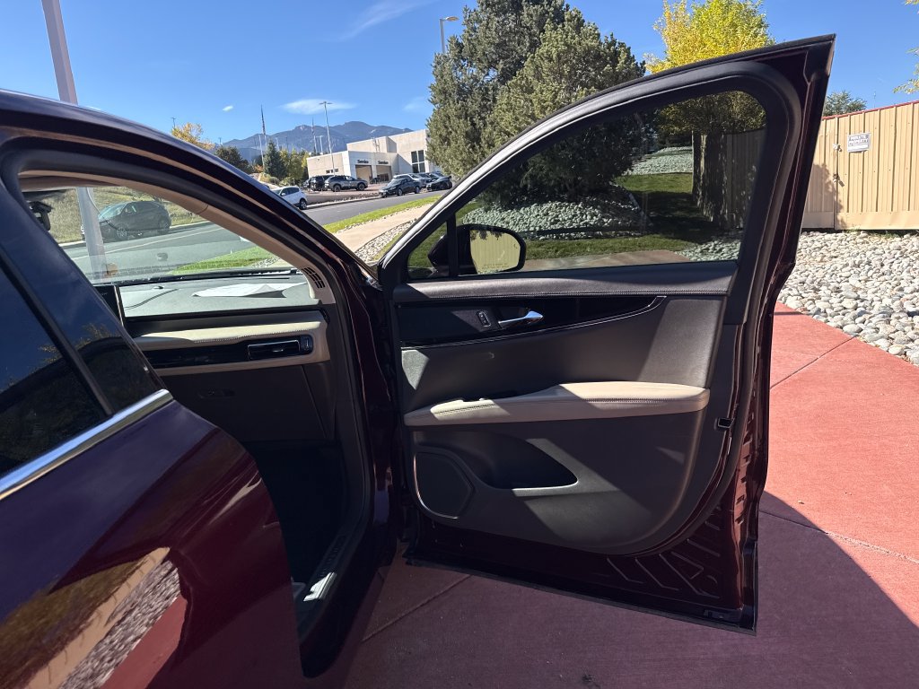 Used 2022 Lincoln Nautilus AWD w/ Premium Package image 28