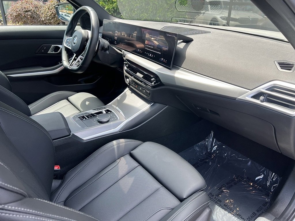 Used 2025 BMW 330i Sedan w/ M Sport Package image 29