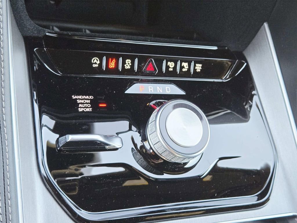 New 2026 Jeep Grand Wagoneer L 4WD w/ Premium Group I image 30