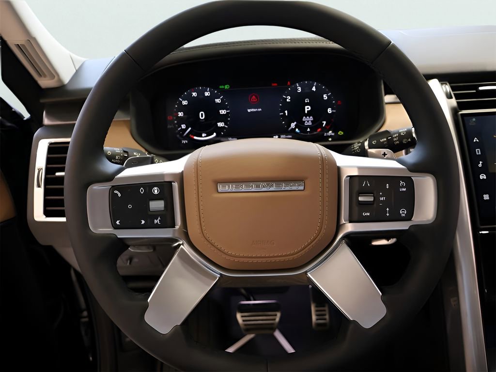 Certified 2025 Land Rover Discovery Metropolitan Edition image 62