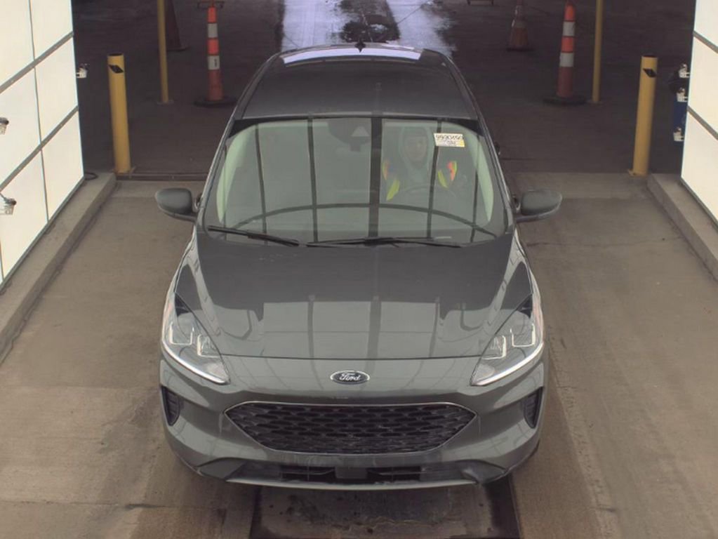 Used 2022 Ford Escape SE w/ Convenience Package image 3