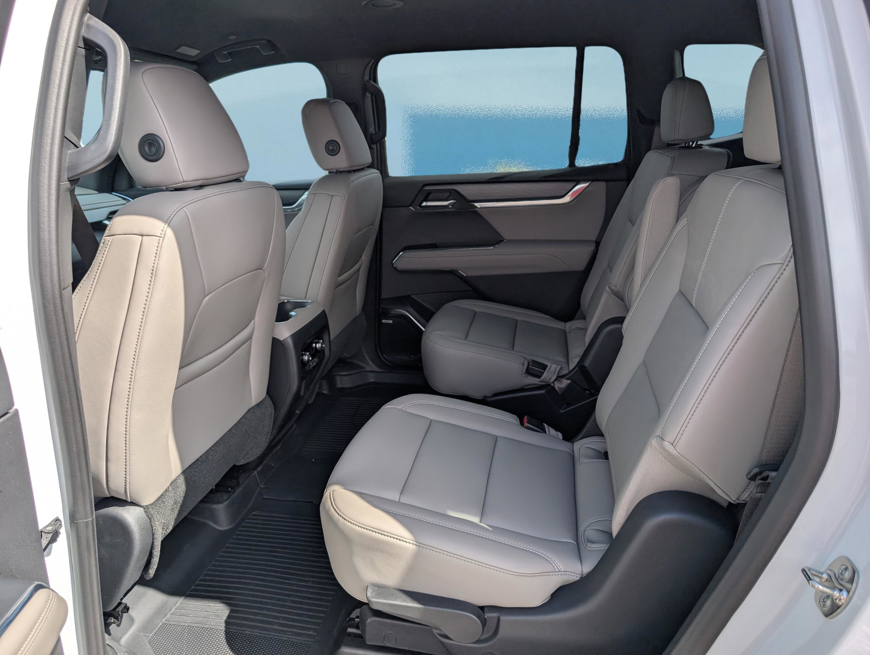 New 2026 GMC Acadia Elevation w/ Elevation Premium Package FWD image 15