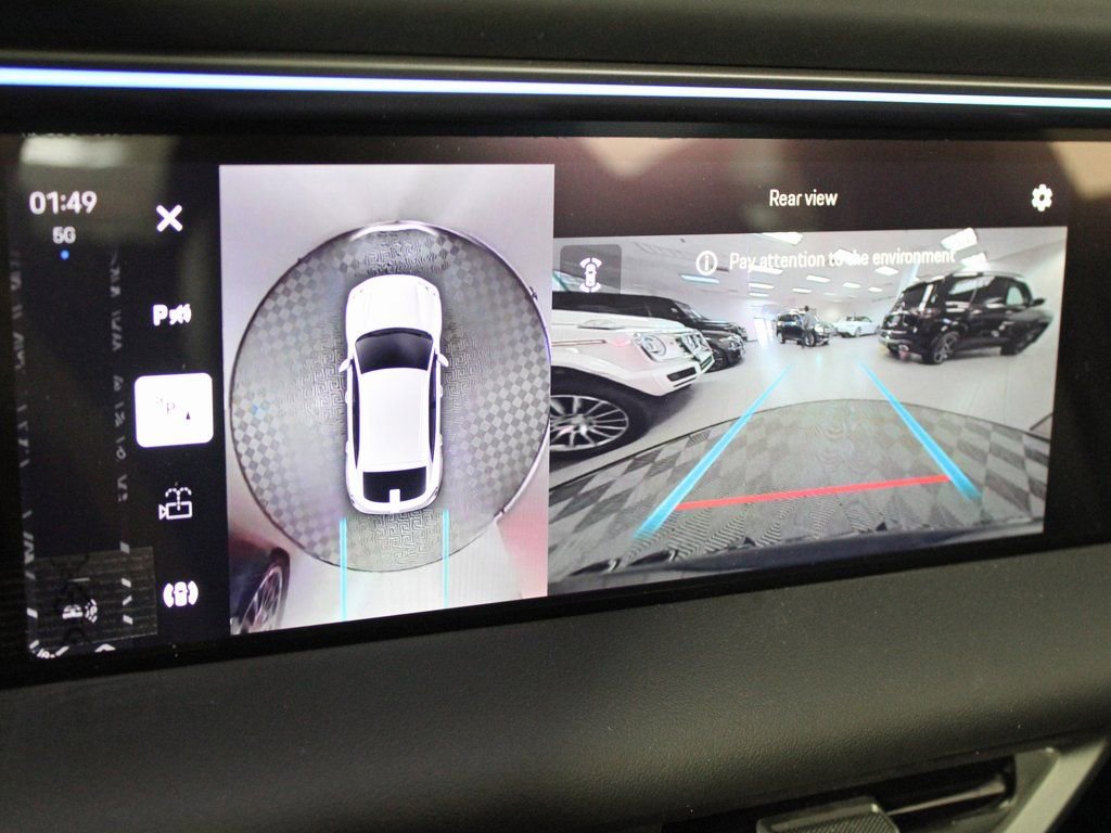 Certified 2025 Porsche Macan 4 Electric image 31