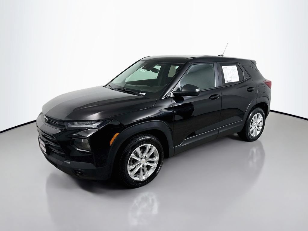 Used 2023 Chevrolet TrailBlazer LS w/ LPO, Blackout Package FWD image 3