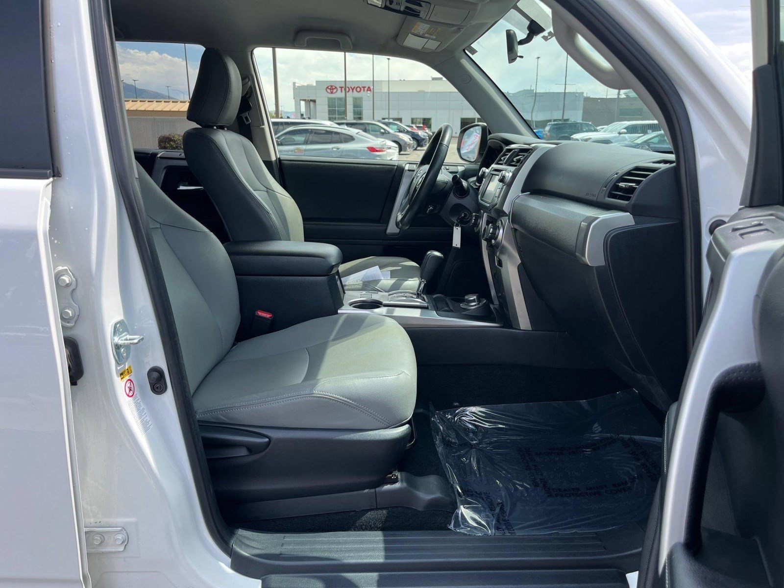 Certified 2019 Toyota 4Runner SR5 AWD/4WD image 30