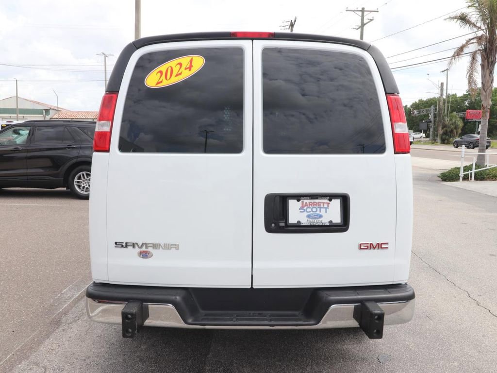 Used 2024 GMC Savana 2500 w/ Driver Convenience Package image 13