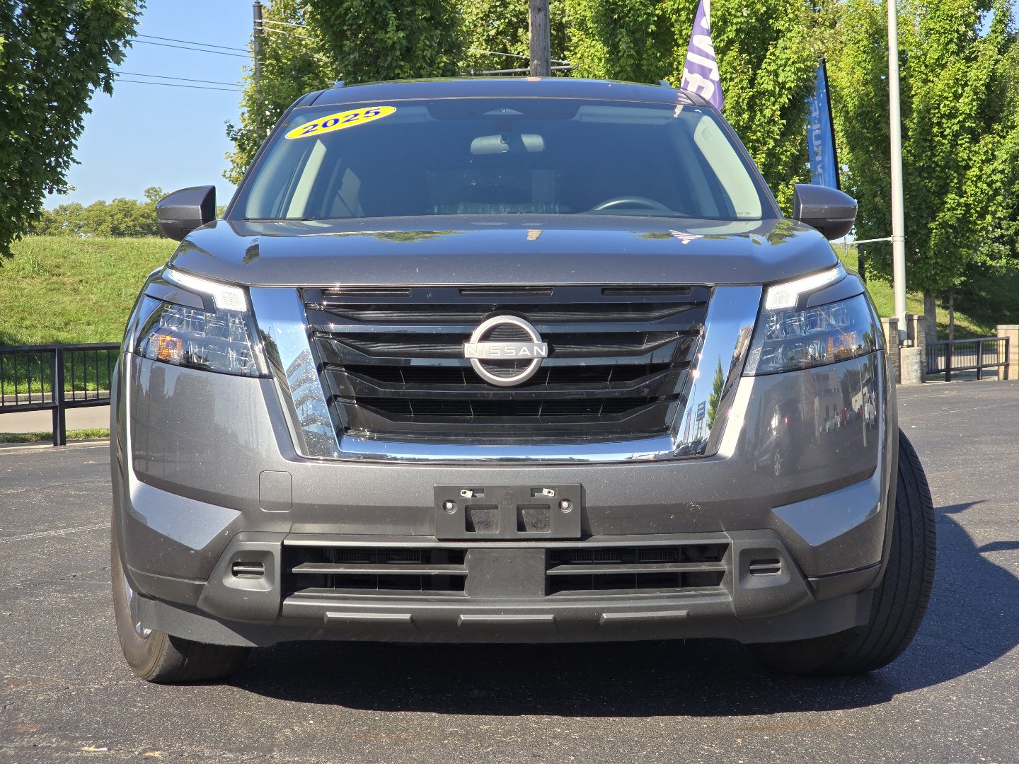 Used 2025 Nissan Pathfinder SV FWD image 20