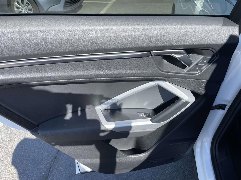 Used 2023 Audi Q3 2.0T Premium image 19