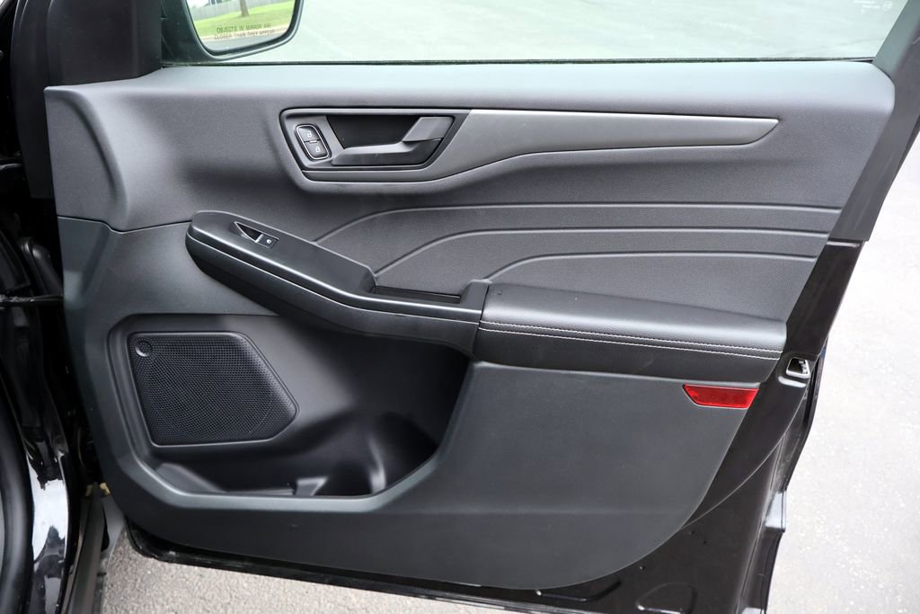 Used 2025 Ford Escape Active FWD image 17