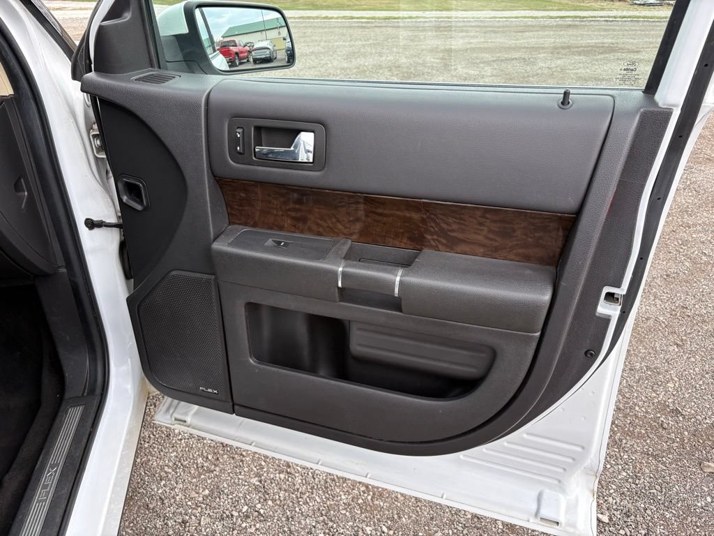 Used 2019 Ford Flex Limited FWD image 18