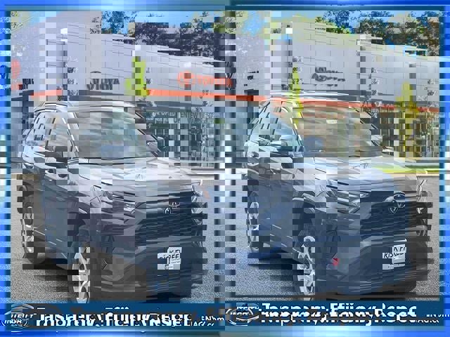 Used 2025 Toyota RAV4 LE image 7