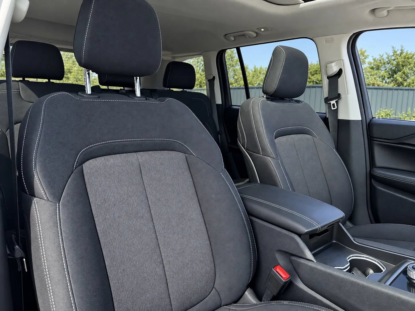 Used 2023 Jeep Grand Cherokee Laredo X RWD image 15