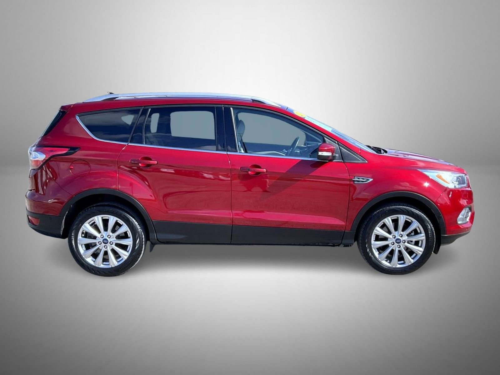 Used 2018 Ford Escape Titanium w/ Ford Safe & Smart Package AWD/4WD image 4