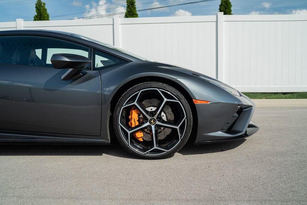 Used 2021 Lamborghini Huracan EVO image 9