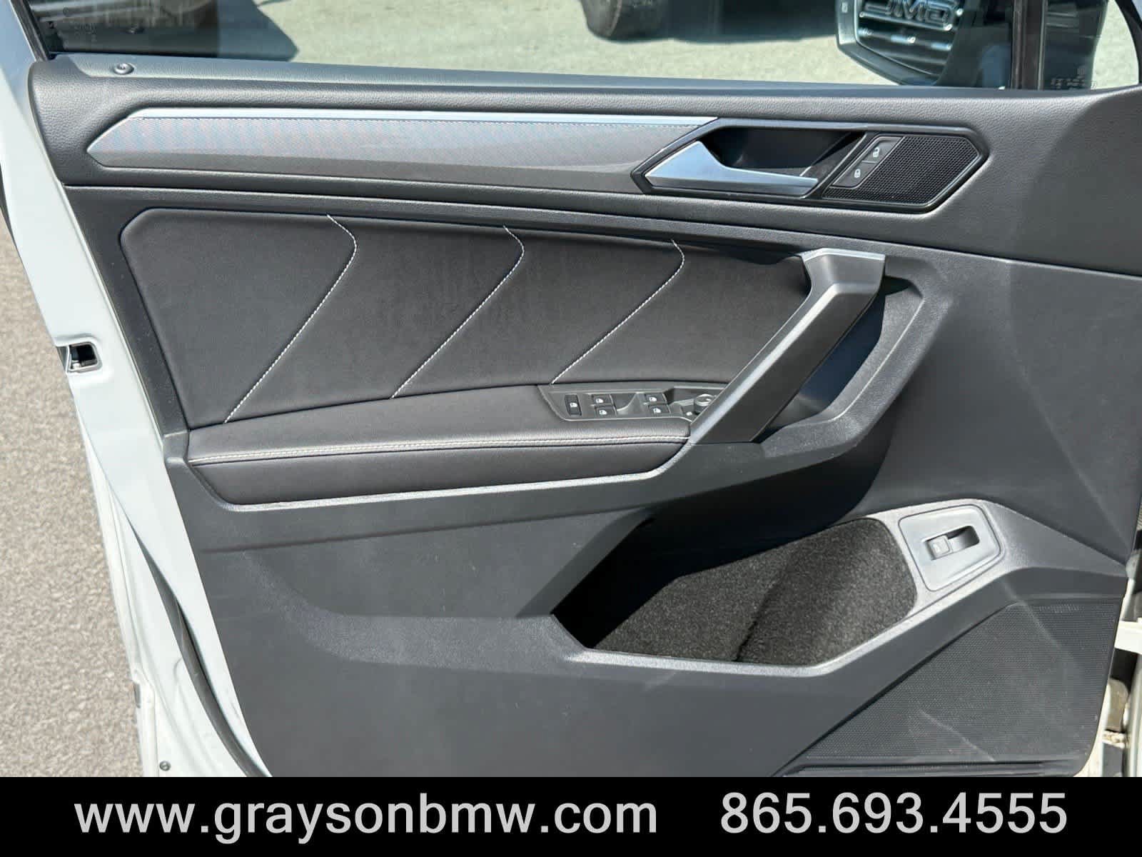 Used 2024 Volkswagen Tiguan SE R-Line FWD image 16