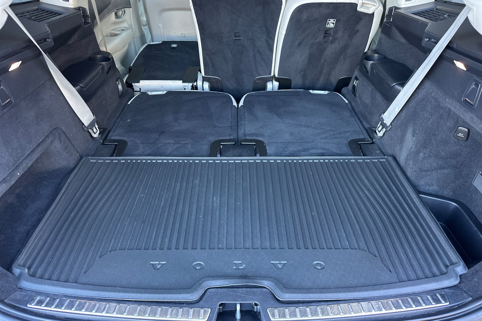 Certified 2023 Volvo XC90 T8 Plus w/ Protection Package AWD/4WD image 18