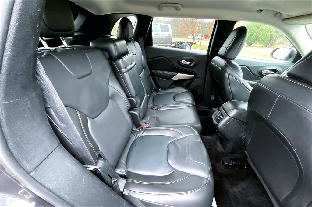 Used 2018 Jeep Cherokee Limited image 26