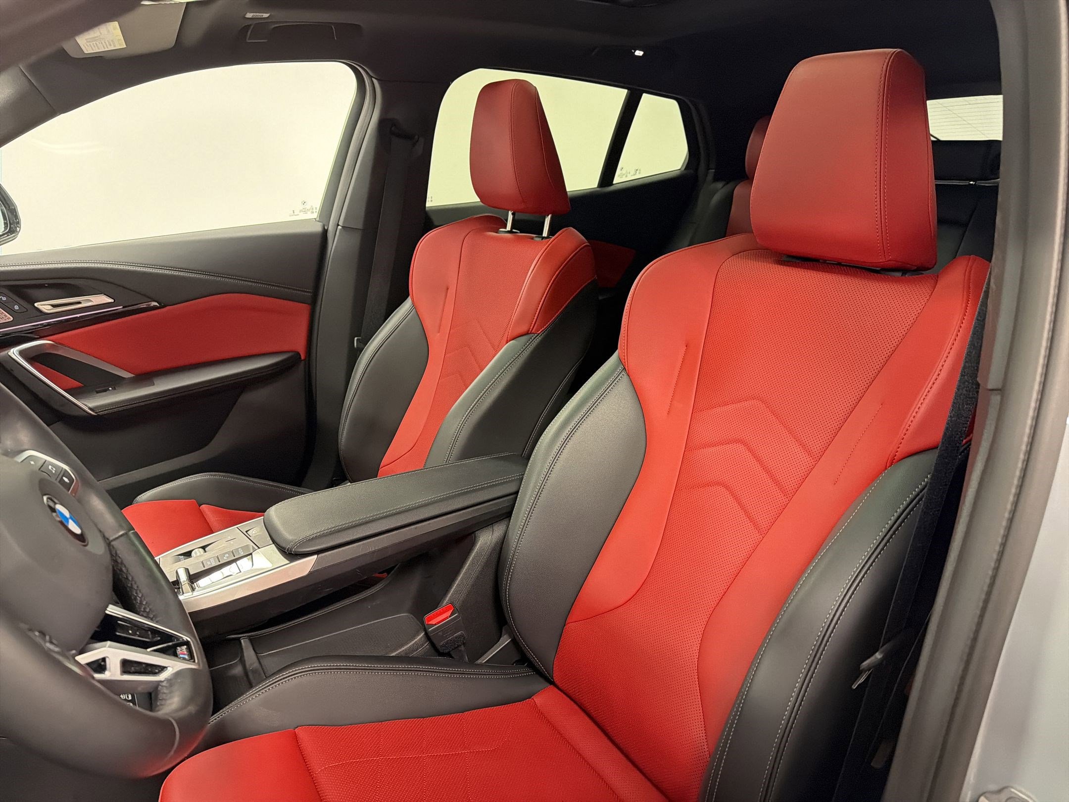 Certified 2025 BMW X2 xDrive28i w/ Technology Package image 23