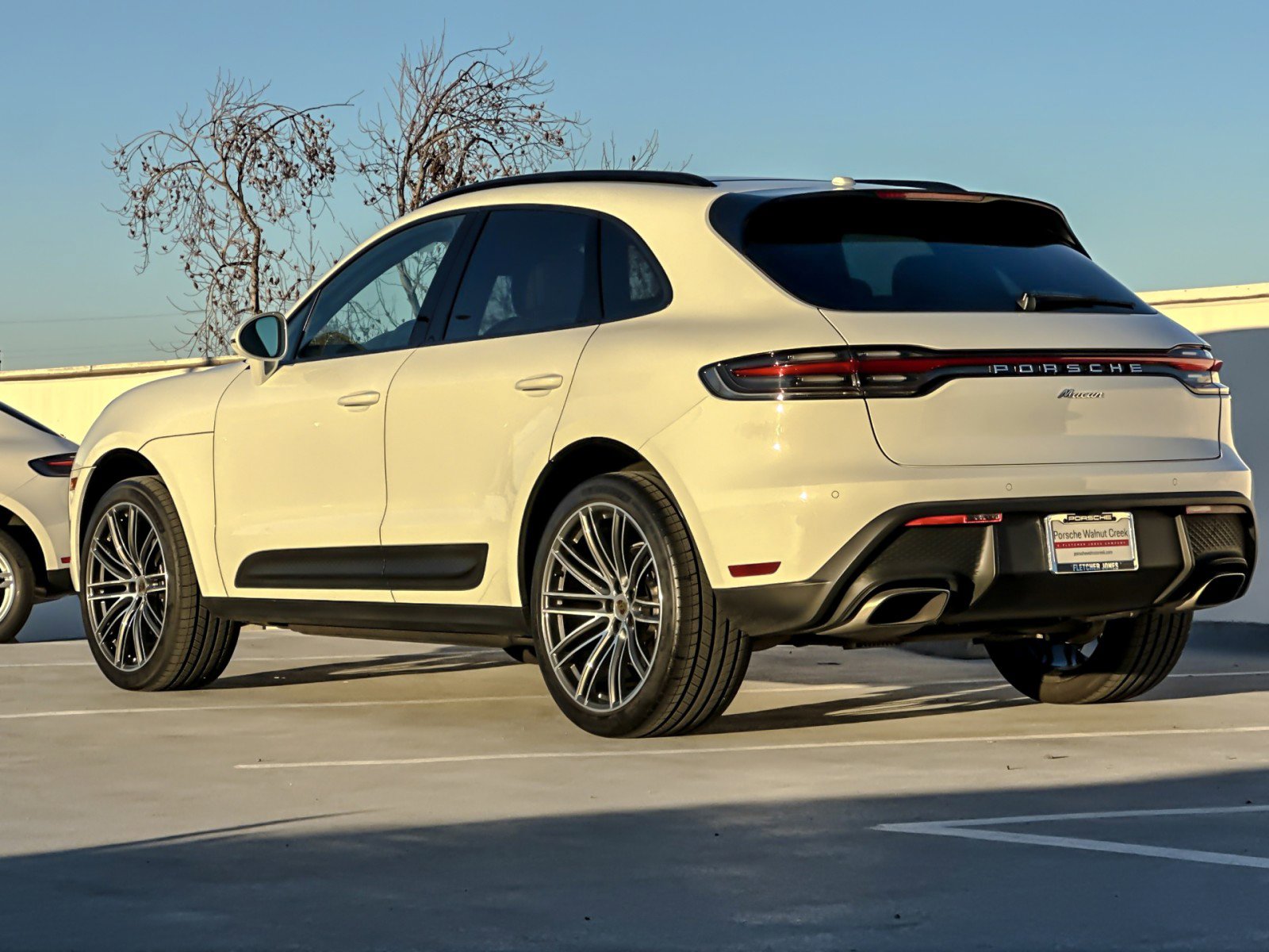 Used 2025 Porsche Macan image 3
