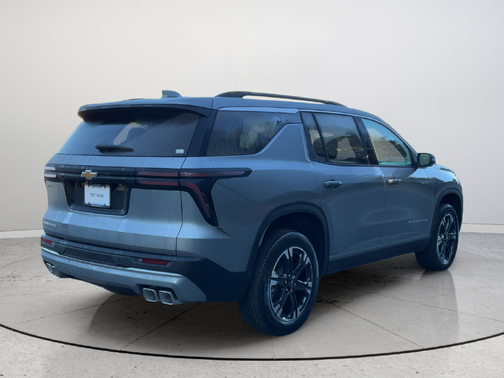 New 2027 Chevrolet Traverse LT w/ LPO, Floor Liner Package FWD image 7