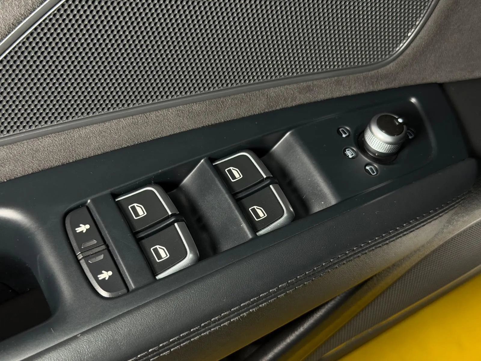 Used 2015 Audi A8 L 4.0T w/ Premium Package image 35