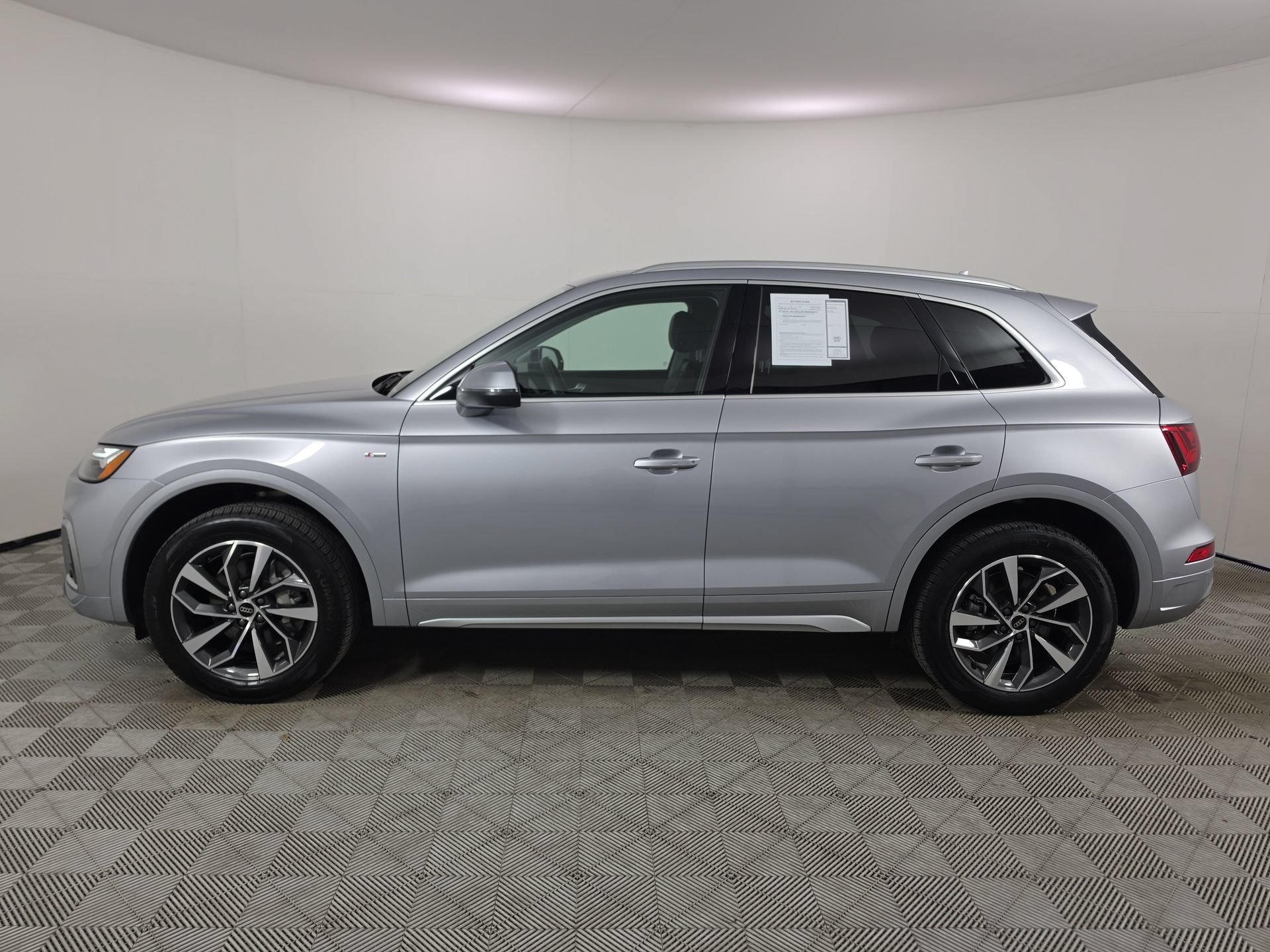 Used 2024 Audi Q5 2.0T Premium Plus w/ Premium Plus Package AWD/4WD image 4