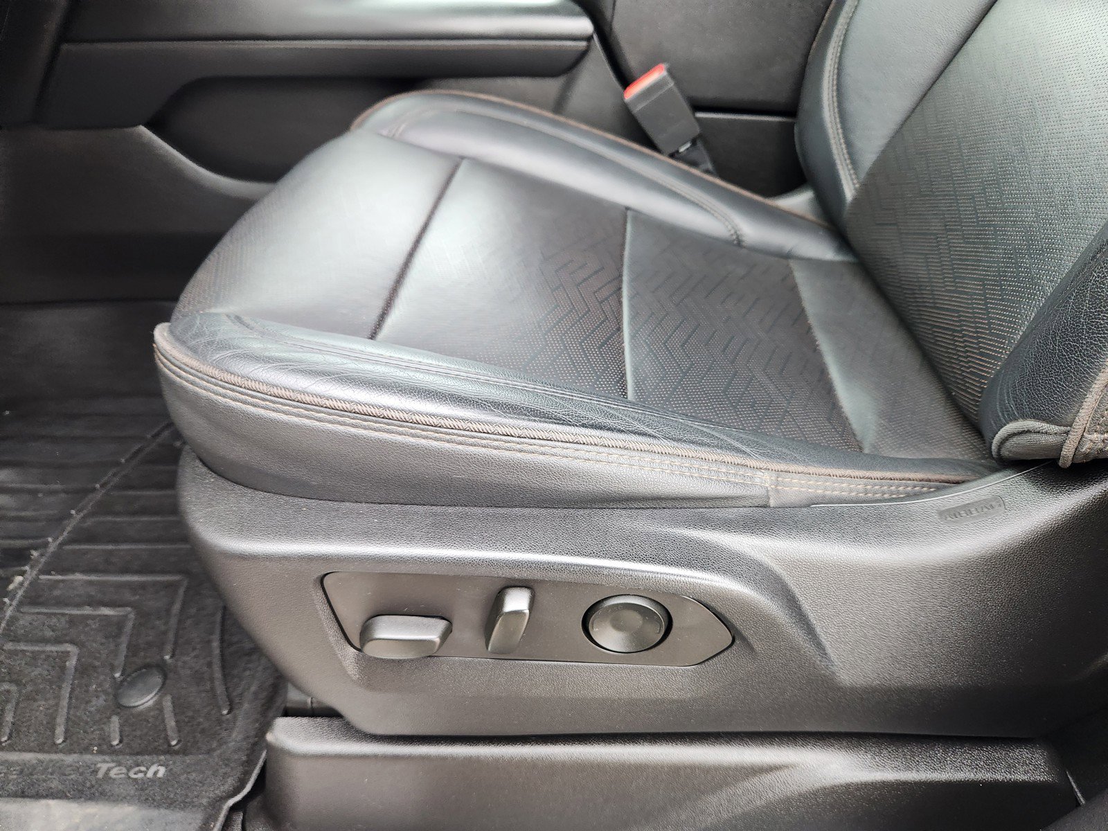 Used 2023 Chevrolet Suburban High Country image 23