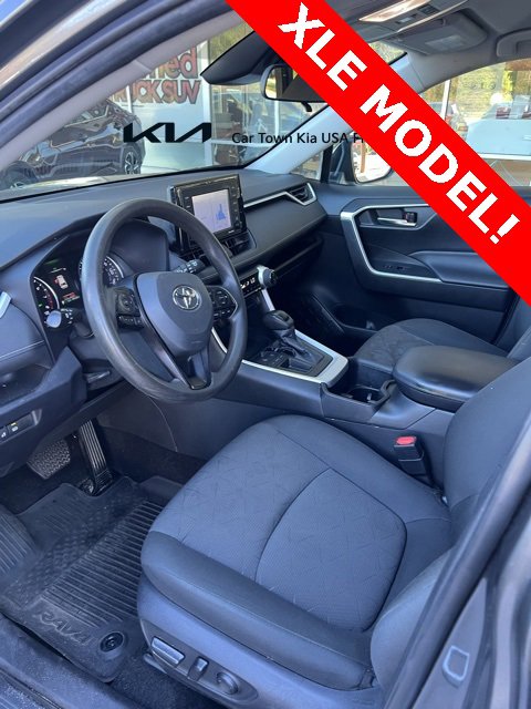 Used 2022 Toyota RAV4 XLE image 10