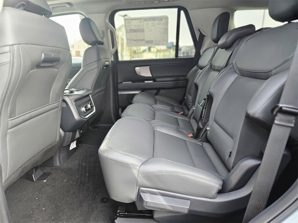 New 2026 Ford Expedition Active image 13