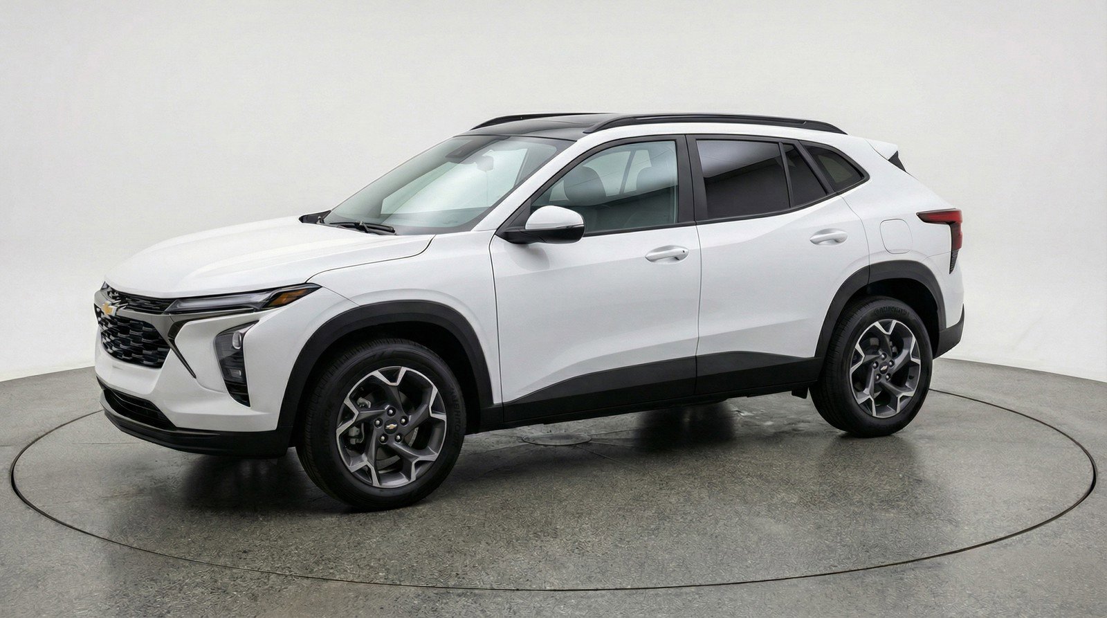 Used 2025 Chevrolet Trax LT FWD image 3