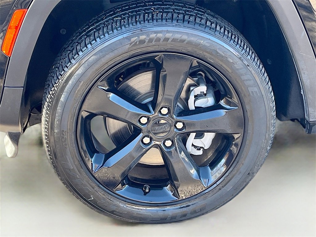 Used 2024 Jeep Grand Cherokee L Altitude image 32