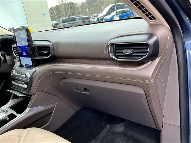 Used 2020 Ford Explorer Platinum w/ Premium Technology Package image 17
