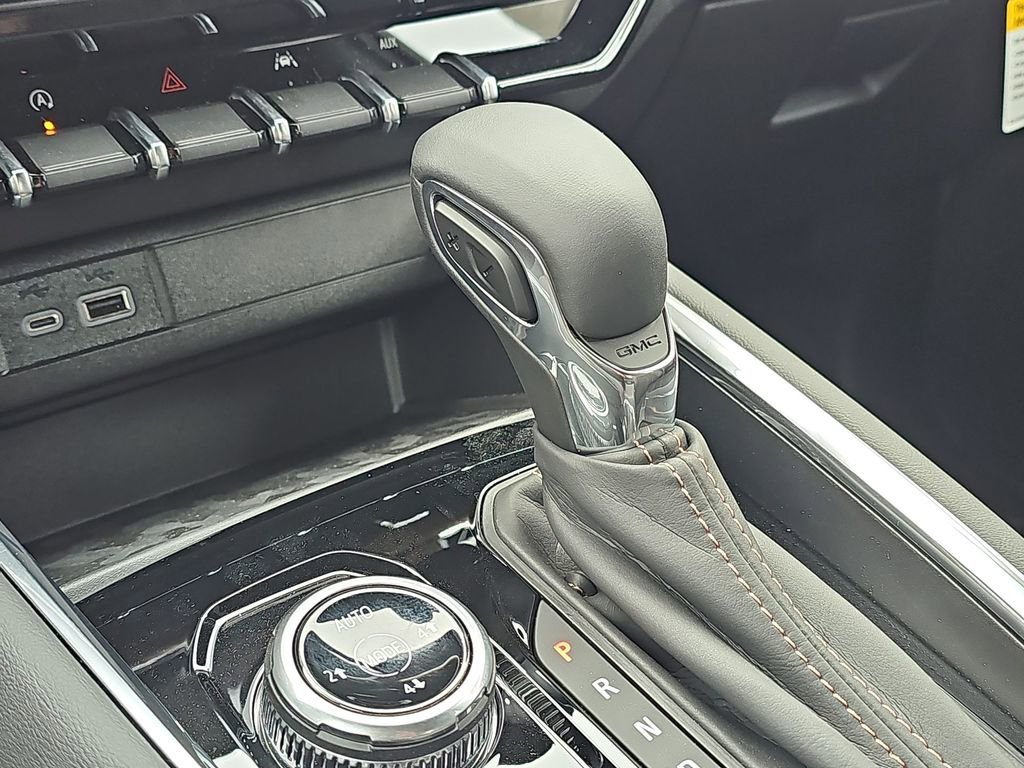 New 2025 GMC Canyon AT4 w/ Nightfall Edition image 20