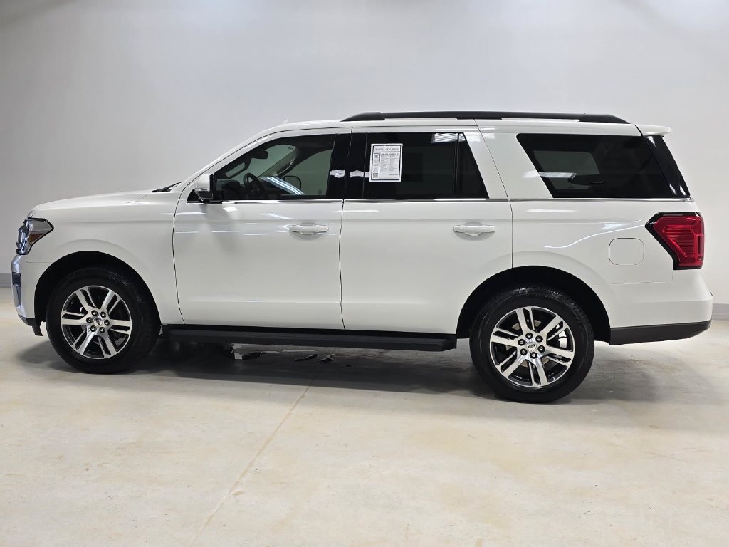 Used 2024 Ford Expedition XLT AWD/4WD image 4
