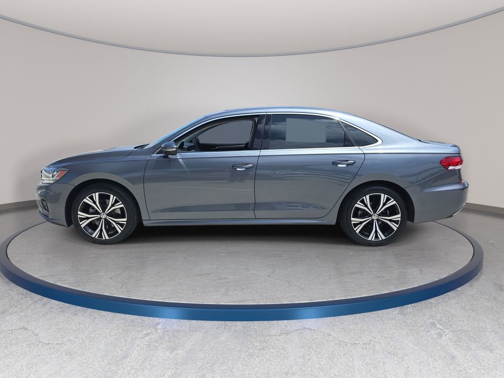 Used 2022 Volkswagen Passat 2.0T SE FWD image 9