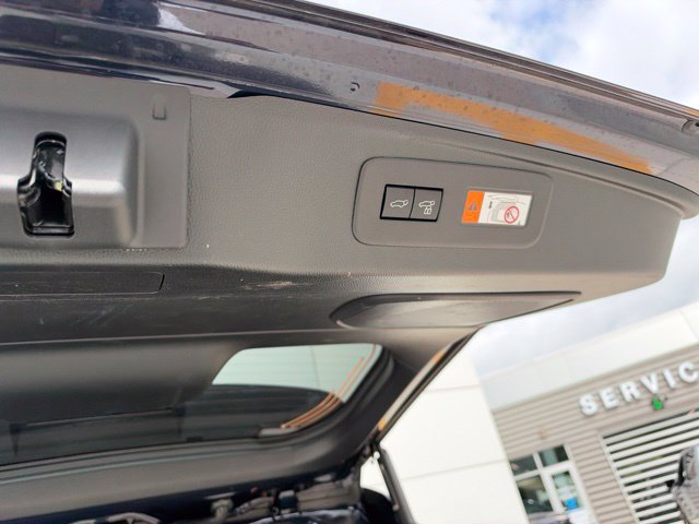 Used 2025 Lexus GX 550 w/ Accessory Package (2T) AWD/4WD image 37