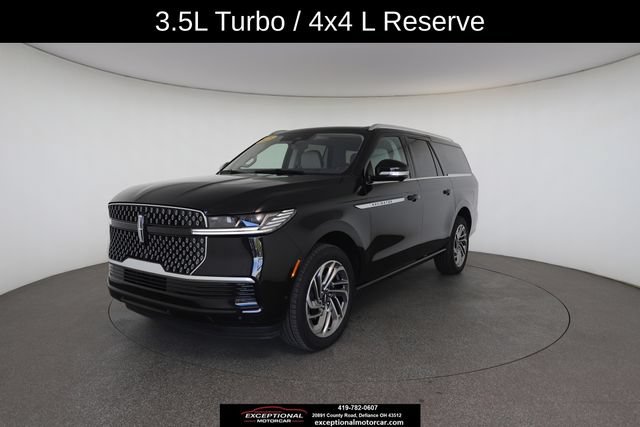 Used 2025 Lincoln Navigator L Reserve AWD/4WD image 2