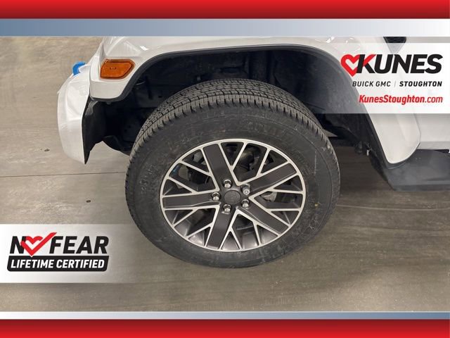 Used 2022 Jeep Wrangler Unlimited Sahara AWD/4WD image 6