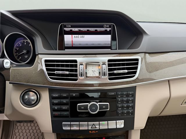 Used 2014 Mercedes-Benz E 350 4MATIC Sedan image 19