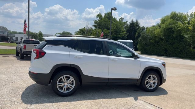 Certified 2023 GMC Terrain SLE w/ Driver Convenience Package AWD/4WD image 9
