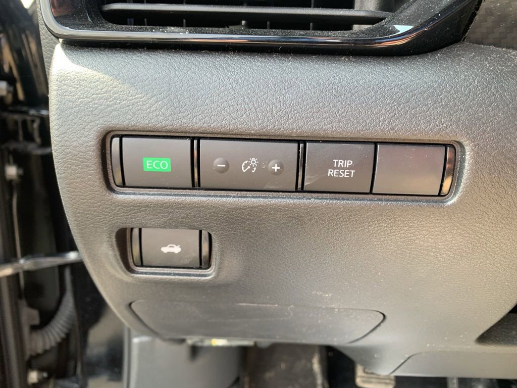 Used 2025 Nissan Sentra SV FWD image 20
